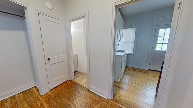 Building Photo - 1st Floor Apartment