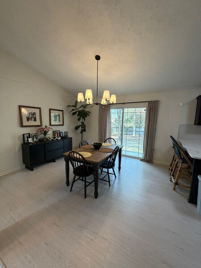 Building Photo - 7031 Darnell St