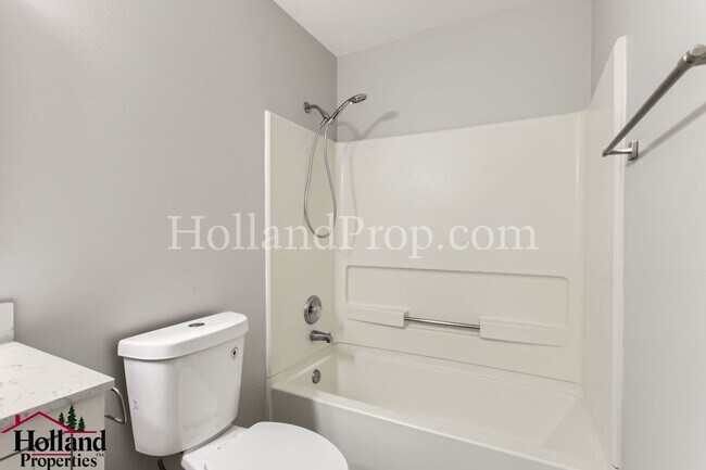 Building Photo - Charming Studio for Lease, Bright, Cozy & ...