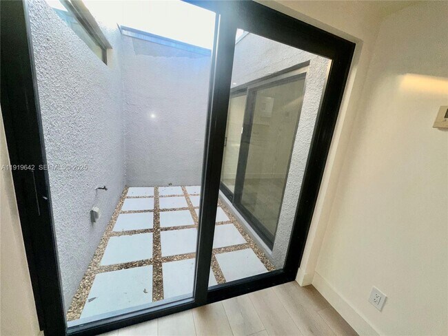 Building Photo - 11279 NW 15th Ct