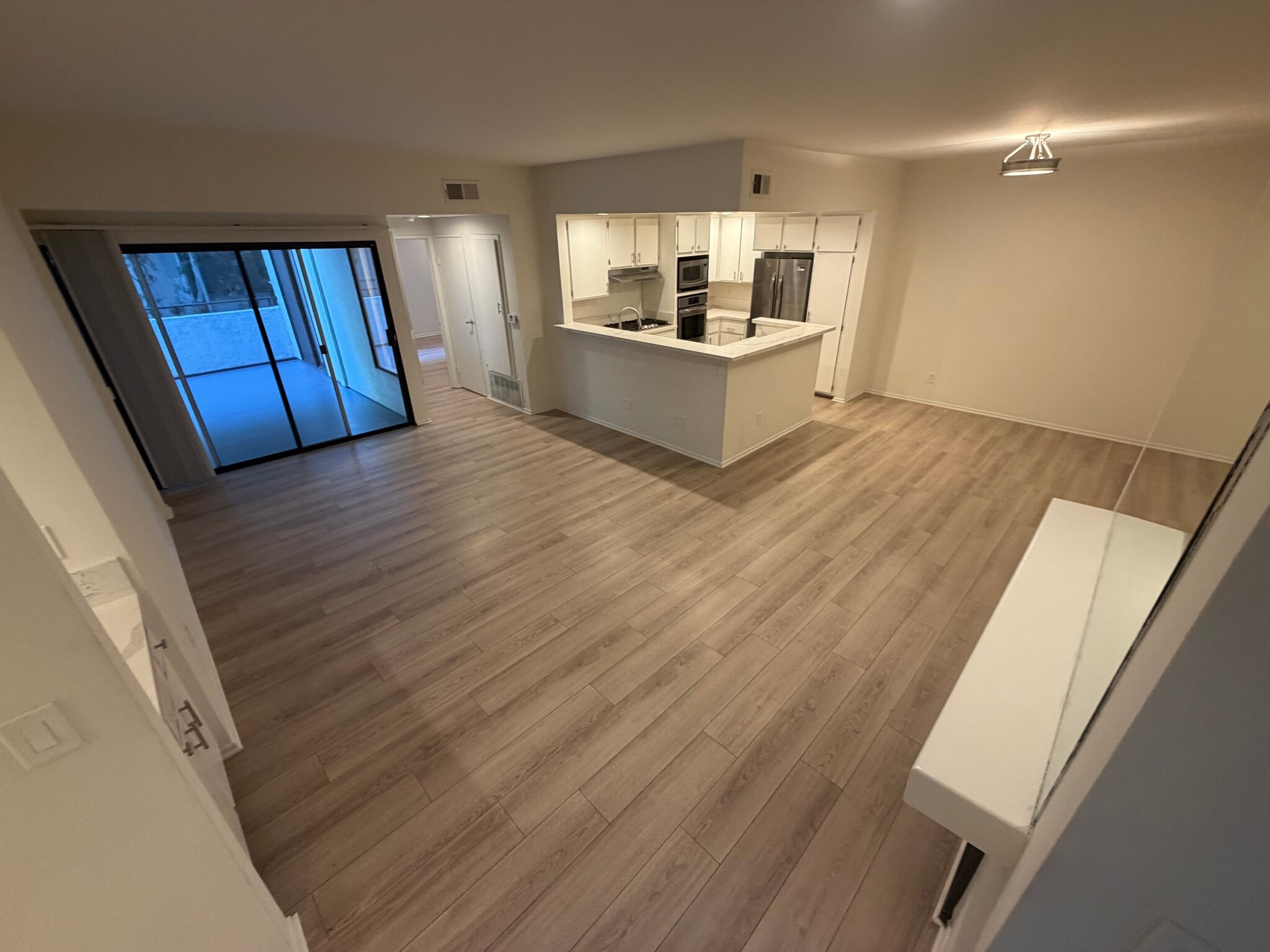 Building Photo - 13112 Valleyheart Dr