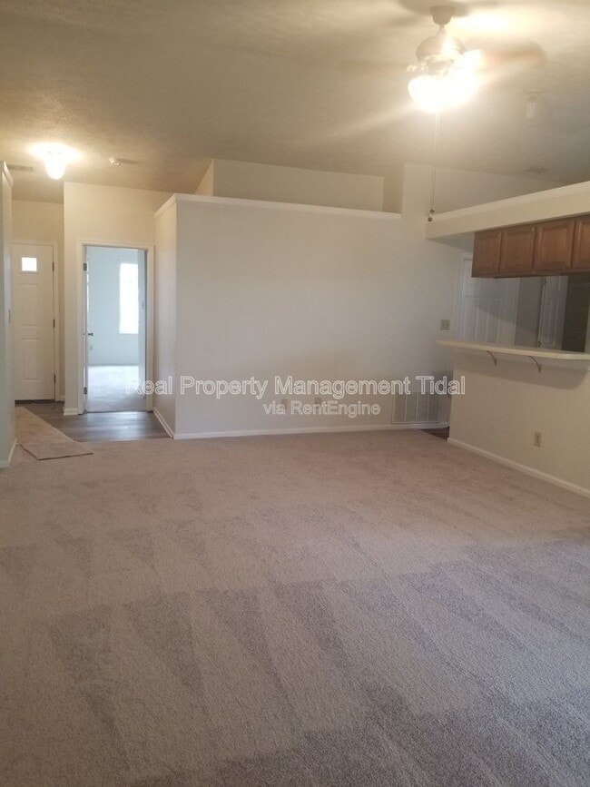 Building Photo - 467 Springmont Ct