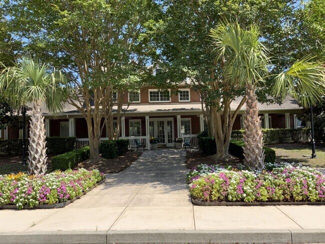 Primary Photo - Beautiful Condo in Mount Pleasant!