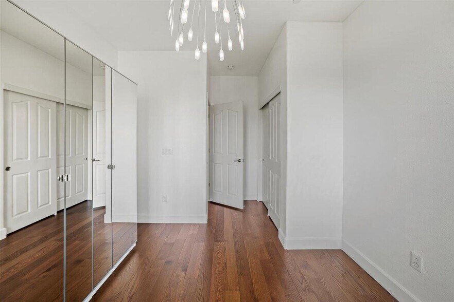 Building Photo - 353 Esfahan Ct