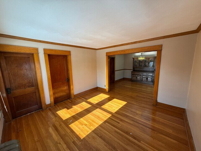 Building Photo - 99-101 Mooreland St