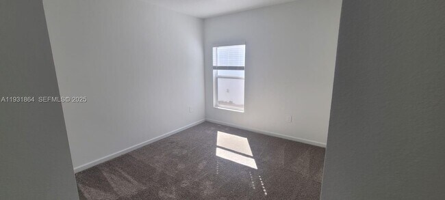 Building Photo - 2031 Punch Bowl Ave