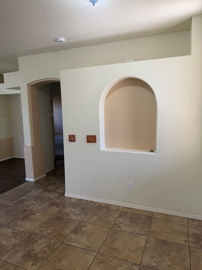 Building Photo - Great Location on Cul de Sac Lot