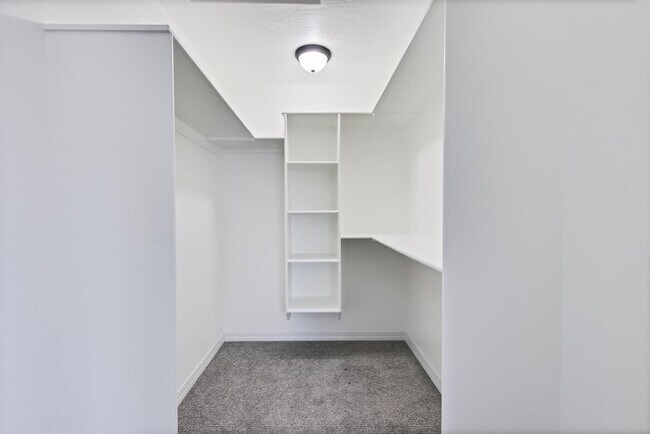 Building Photo - 4611 S Merrivale Pl