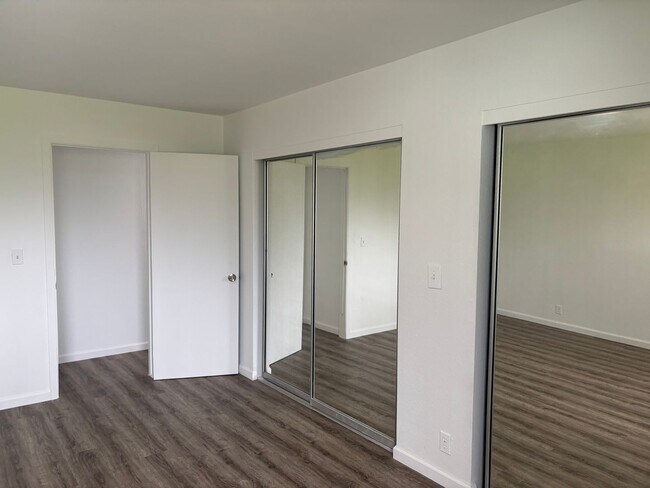 Building Photo - OAHU9366 - Keep all tenants MTM - Owner ma...