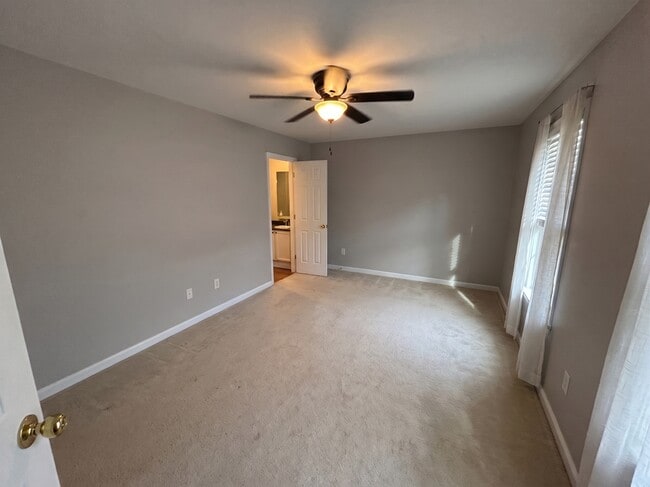 Building Photo - 112 Stull Ct