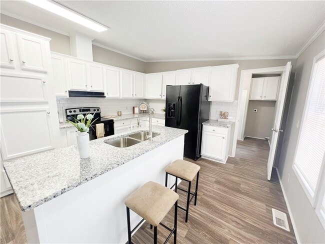 Building Photo - 325 Washington Dr