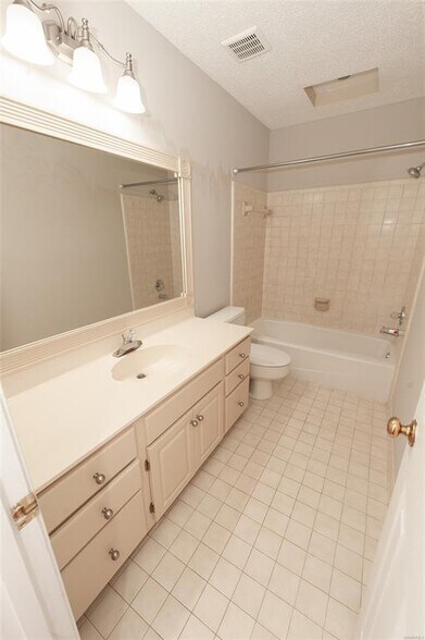 Building Photo - 6517 Gloucester Mews