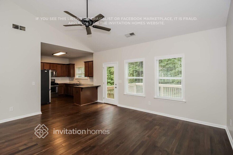 Building Photo - 5277 Miranda Way