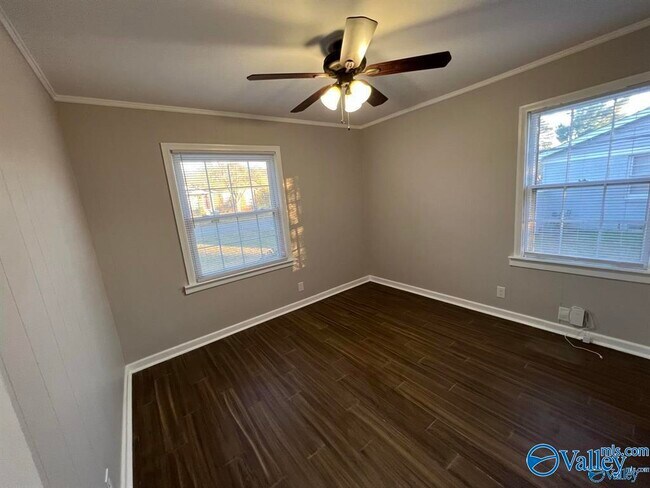 Building Photo - 3415 Mimosa Ln NW