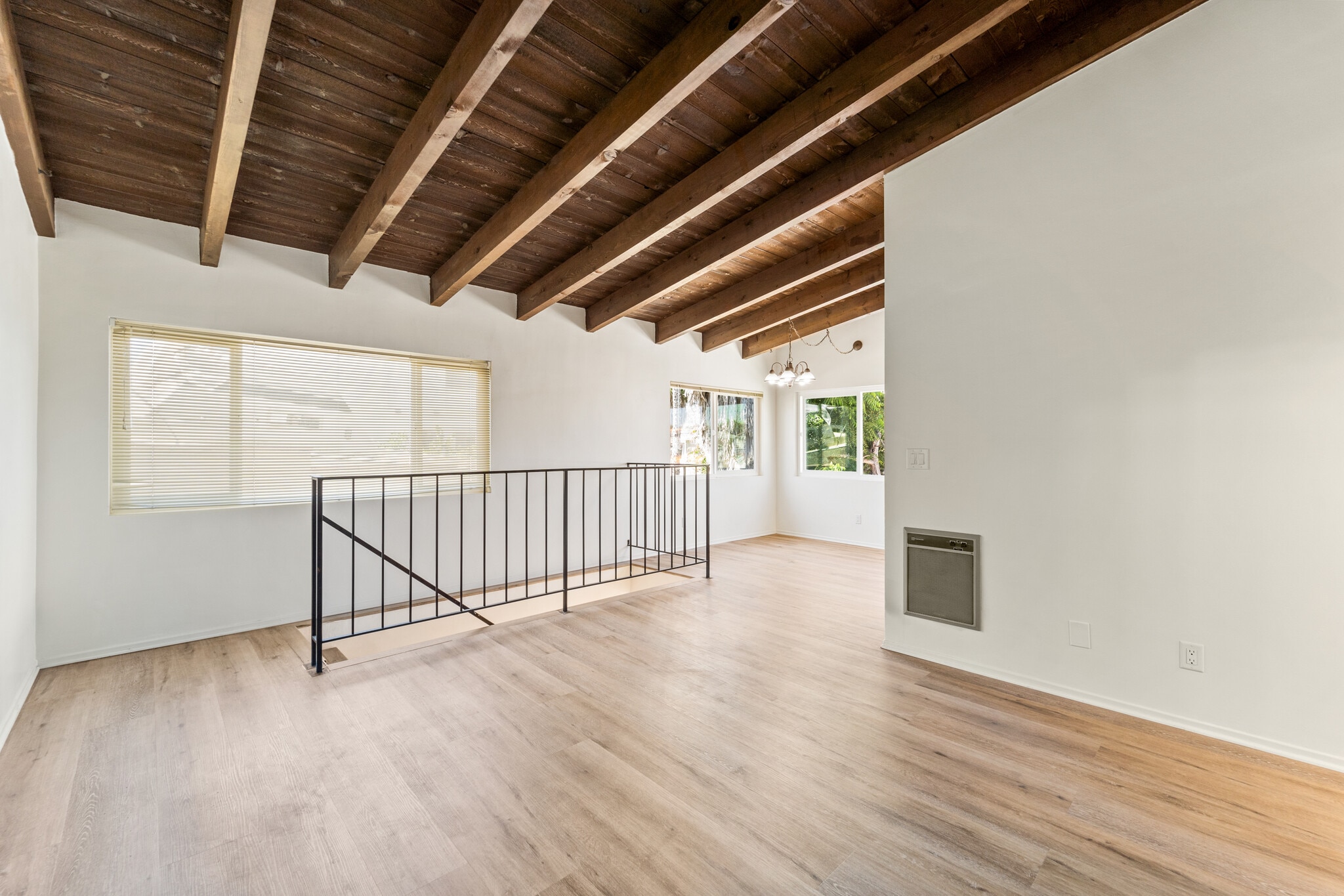 Building Photo - 1909 Harriman Ln