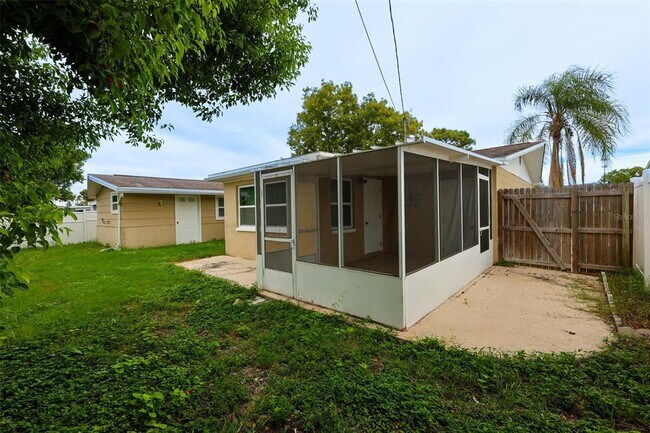 Building Photo - 3349 Silver Hill Dr