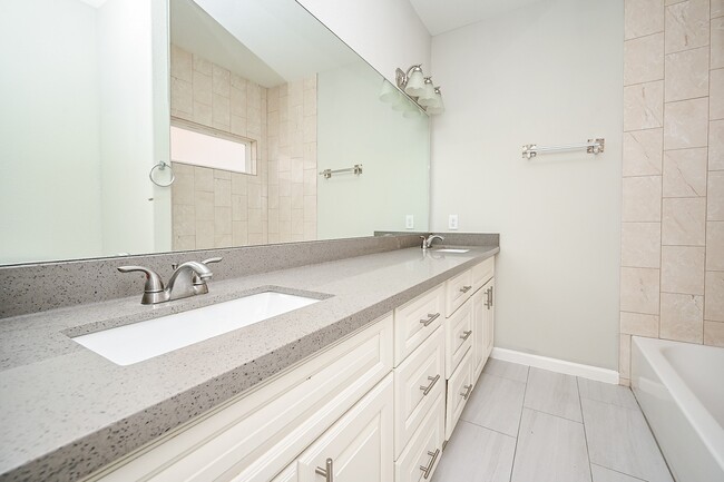 Building Photo - 4632 Galesburg St