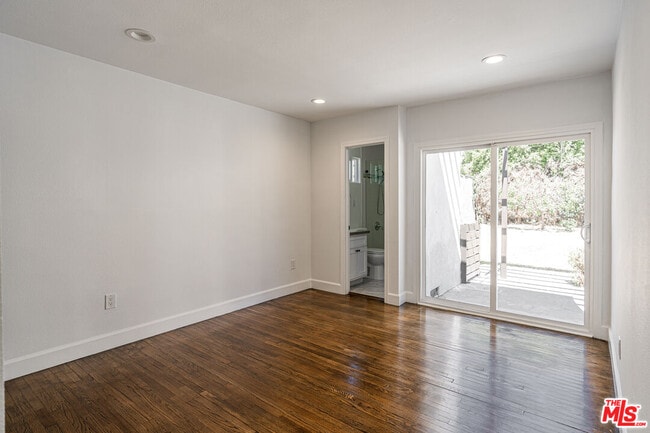 Building Photo - 1316 Mariposa Ave