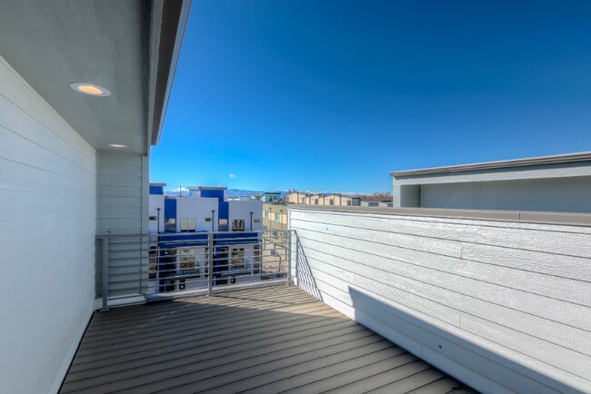 Building Photo - 1908 Hooker St