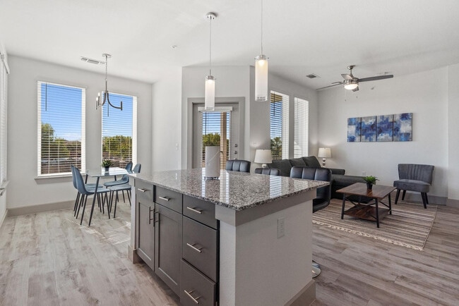 Building Photo - 12100 1/2 Ferrystone Glen Dr