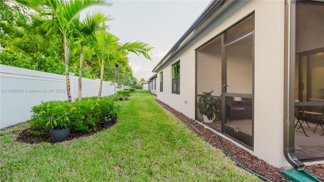Building Photo - 3001 Hibiscus Ave