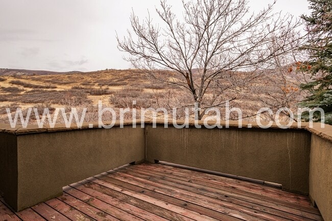 Building Photo - 105 Young Oak Rd