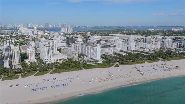 Building Photo - 100 Lincoln Rd