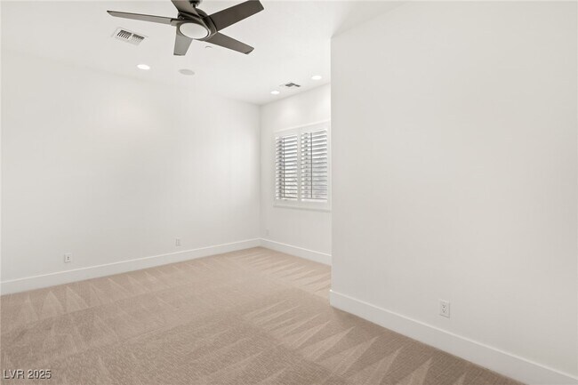 Building Photo - 540 Regents Gate Dr
