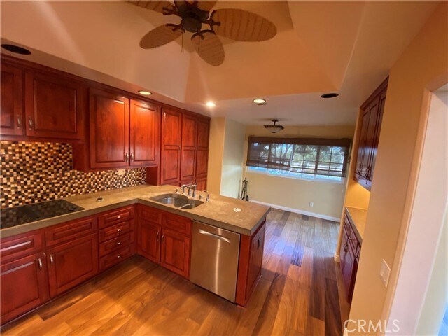 Building Photo - 6031 Shadowbrook Cir