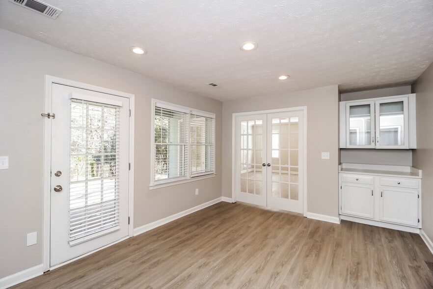 Building Photo - 4237 W Mill Trail NW