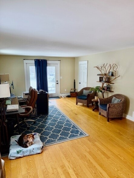 Building Photo - 10 Pine Point Rd