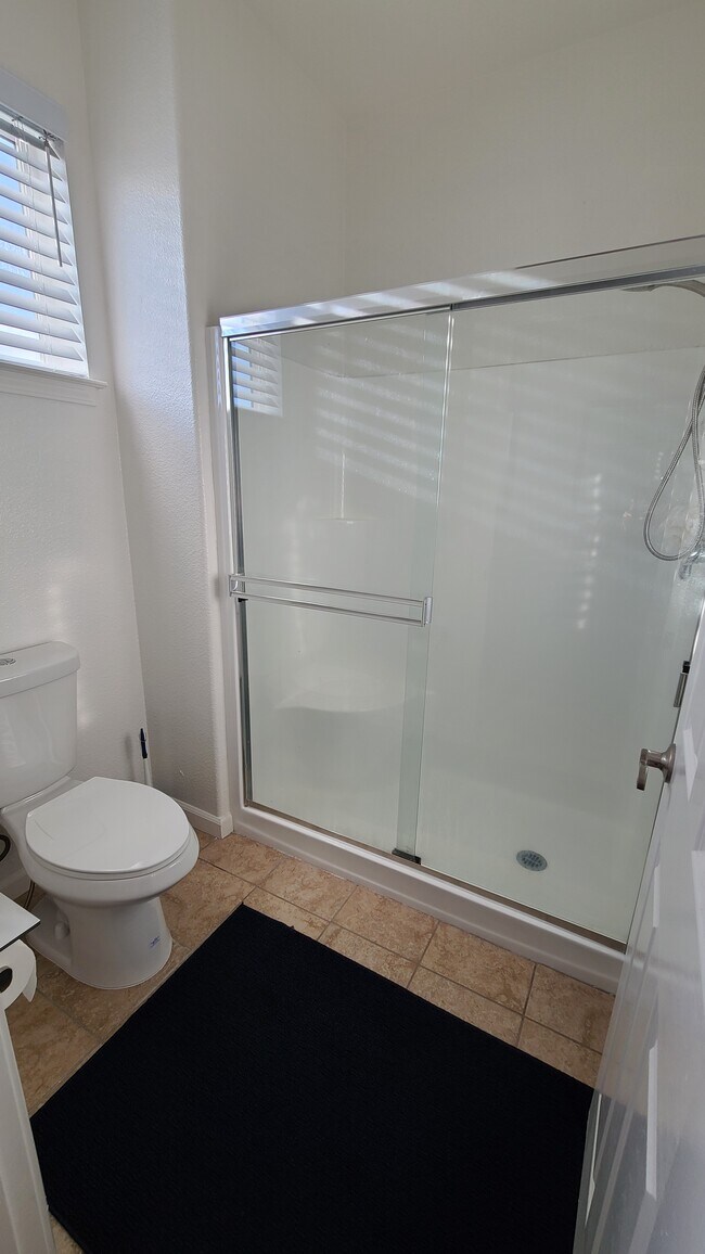 Building Photo - 1888 Leaning Oak Dr