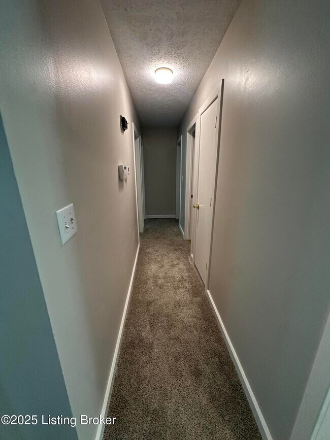 Building Photo - 1303 Bentwood Way