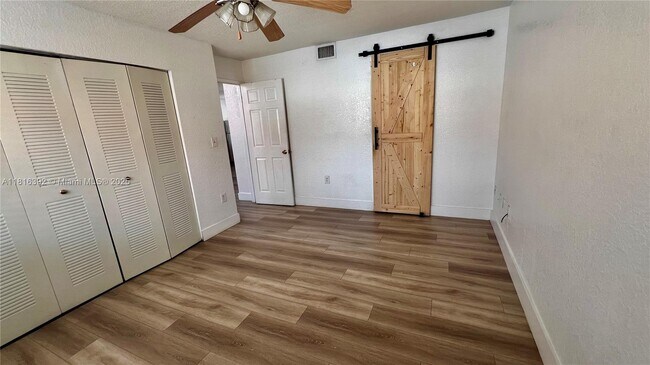 Building Photo - 2760 W 61st Pl