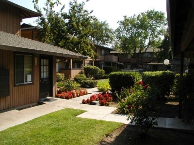 Building Photo - Alamos Gardens