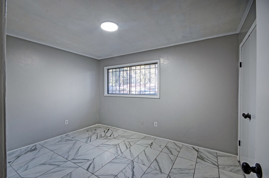 Building Photo - 351 Culley Dr