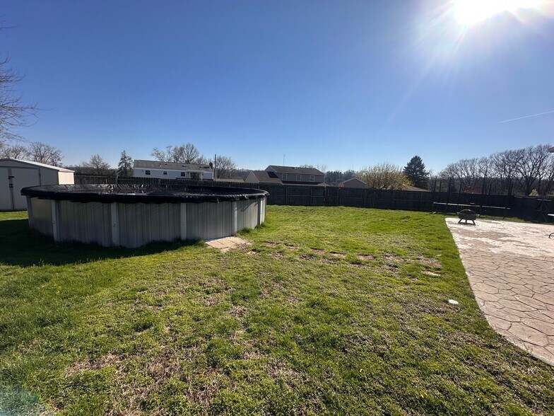 Building Photo - 206 Valley Vale Dr