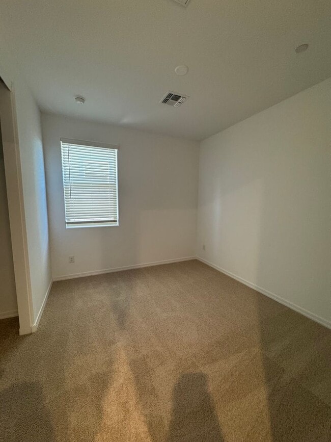 Building Photo - BRAND NEW 4 BEDROOM IN NORTHPOINTE