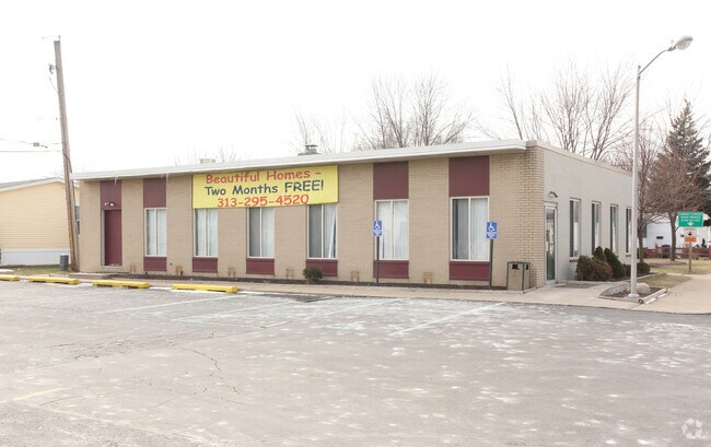 Building Photo - Robbinwood Mobile Home Park