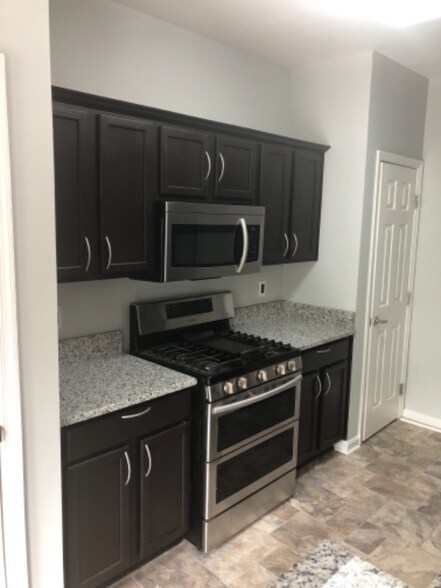 Building Photo - 14717 Hampshire Hall Ct
