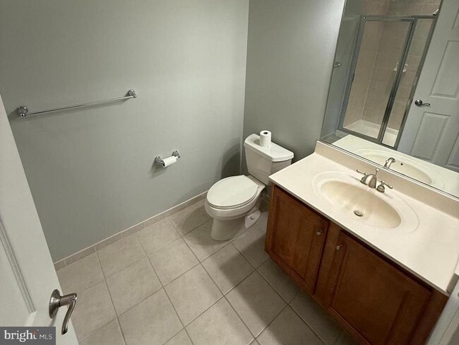 Building Photo - 300 W Elm St