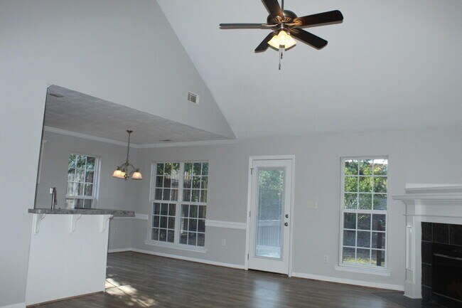 Building Photo - 789 Michelle Ct