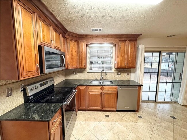 Building Photo - 5212 Pine Branch Cir