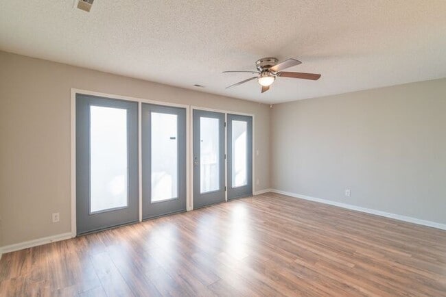 Building Photo - 2 Bed 2 Bath Condo in Charlotte