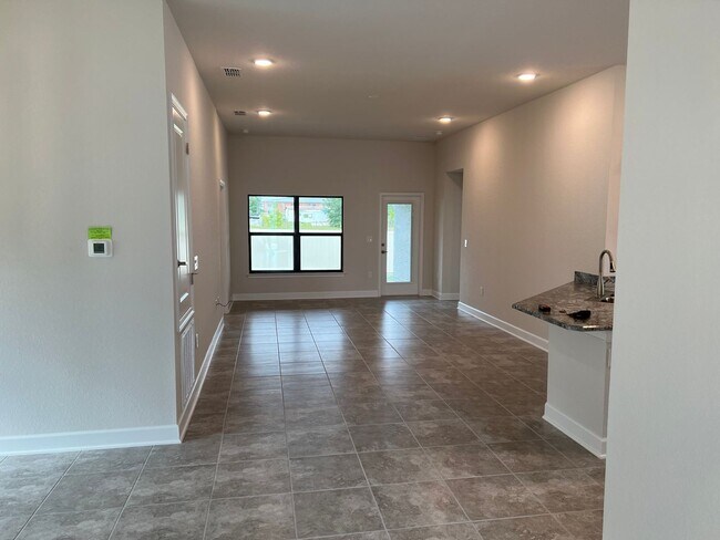 Building Photo - Rent this brand-new home in Davenport today!