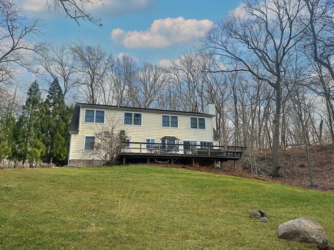 Building Photo - 12 Dogwood Ln