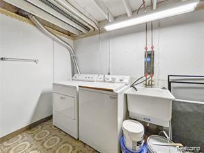 Building Photo - 15870 Charleston Dr