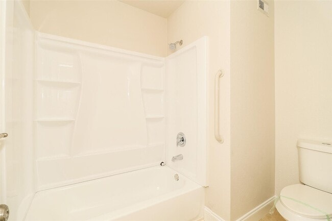 Building Photo - Spacious 4BR Home with Vaulted Ceilings, Fireplace & Large Backyard!
