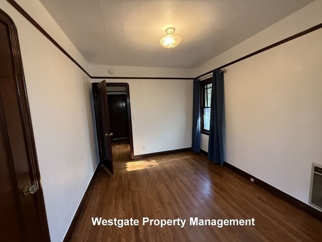 Building Photo - Darling Mediterranean-style 2/1 cottage in West Petaluma - 626 E Street