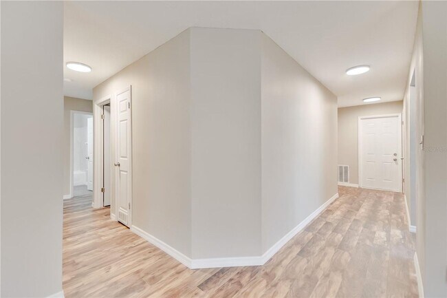 Building Photo - Home For Rent Near the Happiest Place On E...